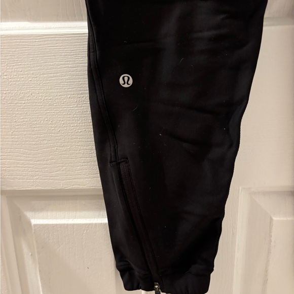 Lululemon joggers size 2
Black. - Picture 4 of 4